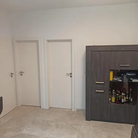 D'hotes Et 1 Apparemment Complet. * Seraing